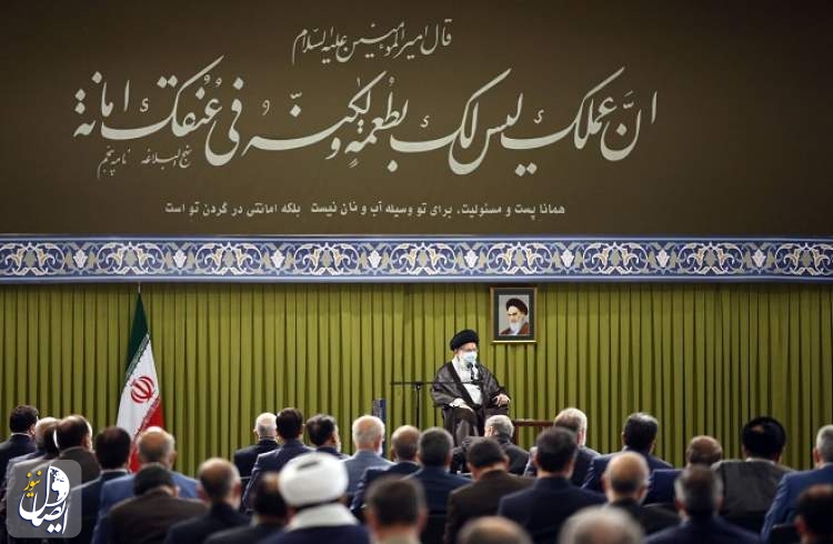 آیت الله خامنه‌ای: پرهیز از گروکشی و معارضه از جمله الزامات مجلس انقلابی است