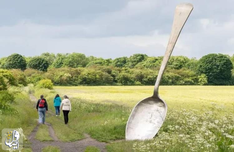 giant spoons; UK’s outdoor public sculptures are documented