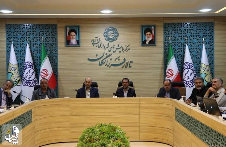جلسه بررسی پروژه قطار حومه‌ای نجف‌آباد به اصفهان برگزار شد