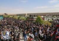 عزاداران حسینی در اصفهان نماز ظهر عاشورا را اقامه کردند
