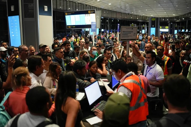 Passenger try to reschedule their flights