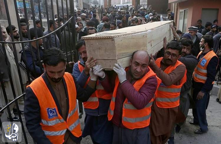 انفجار مرگبار در مسجد پیشاور پاکستان دست کم ۳۳ کشته به جا گذاشت