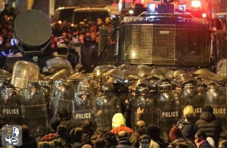 اشتباكات عنيفة في العاصمة الجورجية بين الشرطة وآلاف المتظاهرين