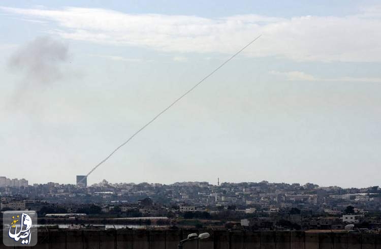 إطلاق عشرات الصواريخ من لبنان على شمال إسرائيل وجيش الاحتلال يرد بالمدفعية