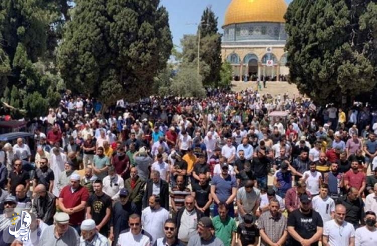 حضور بیش از 110 هزار نمازگزار فلسطینی در نماز عید فطر در مسجد الاقصی