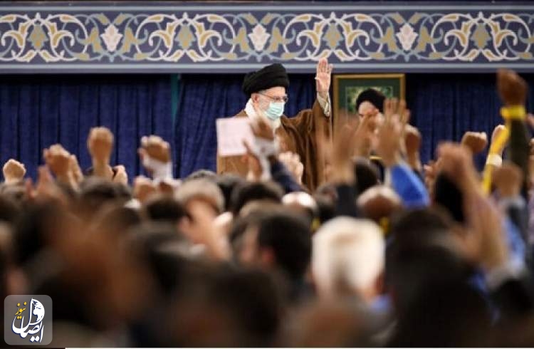 قائد الثورة الاسلامية يستقبل حشدا كبيرا من العمّال
