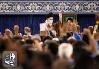 قائد الثورة الاسلامية يستقبل حشدا كبيرا من العمّال