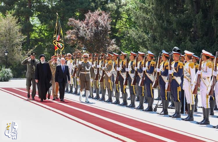 حجة الاسلام رئیسی از رئیس جمهور عراق استقبال کرد