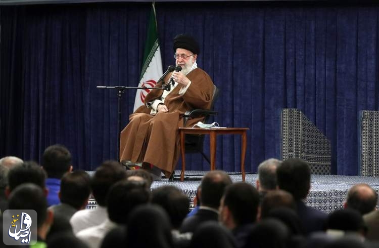 آیت الله خامنه ای: اگر مسئولی جرأت مقابله با سوءاستفاده‌کنندگان از تجارت یا اعتبارات بانکی را نداشته باشد در مقابل خواسته‌های زورگویانی چون آمریکا هم جرأت مقابله نخواهد داشت