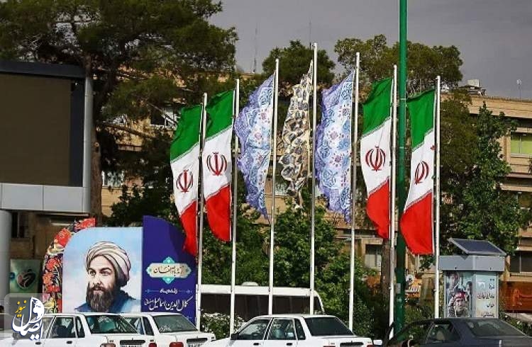 اقدام ارزشمند و انقلابی شهردار اصفهان به رنگ پرچم مقدس جمهوری اسلامی ایران