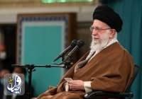 آیت الله خامنه ای: معلمان عزیز، فرزندان ملت را همانگونه که برای فرزند خود آرزو دارند بار بیاورند