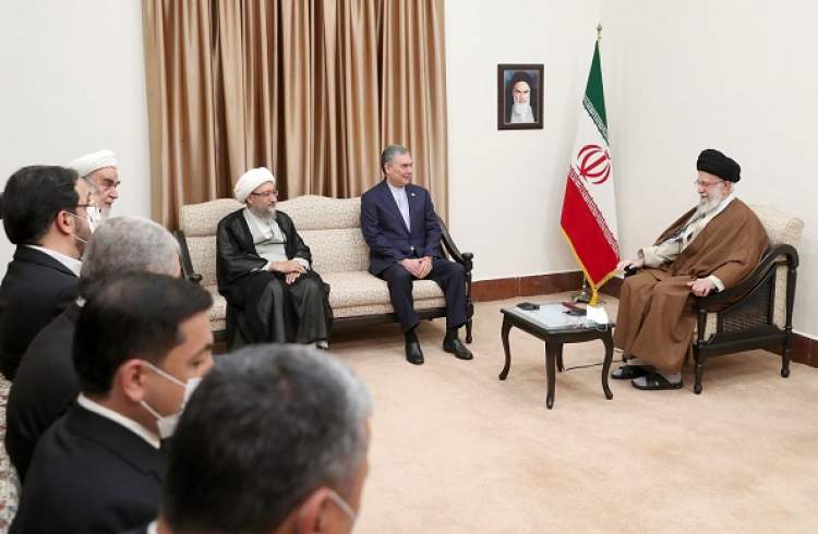 Для повышения положения стран в меняющемся мире следует развивать сотрудничество: аятолла Хаменеи