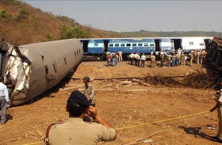 Столкновение поездов в Индии: число пострадавших выросло до 288 человек