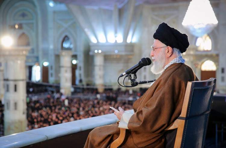 С верой и надеждой Имам Хомейни совершил беспрецедентные преобразования внутри Ирана, на уровне исламского мира и мира в целом