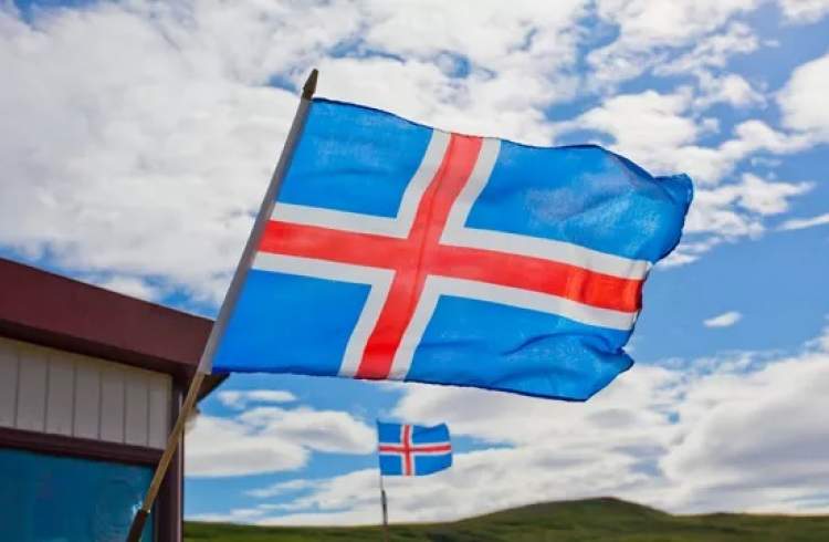 Исландия приостановит работу посольства в Москве