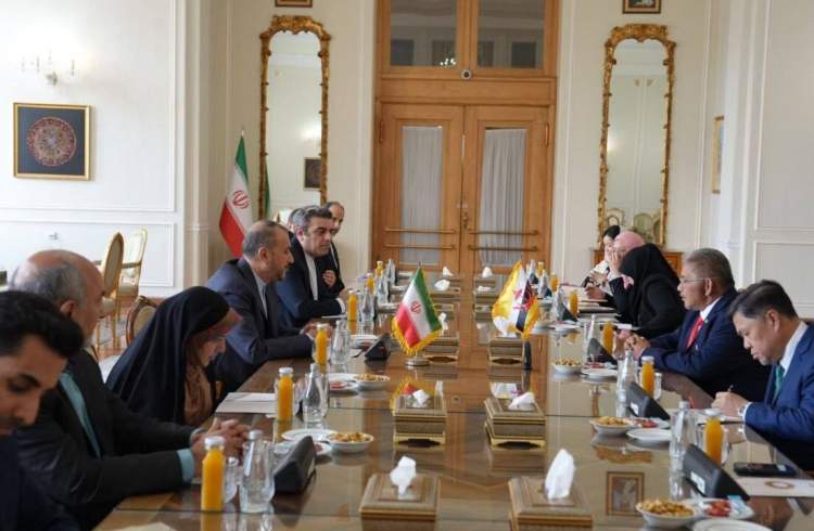 伊朗和文莱外长讨论双边关系