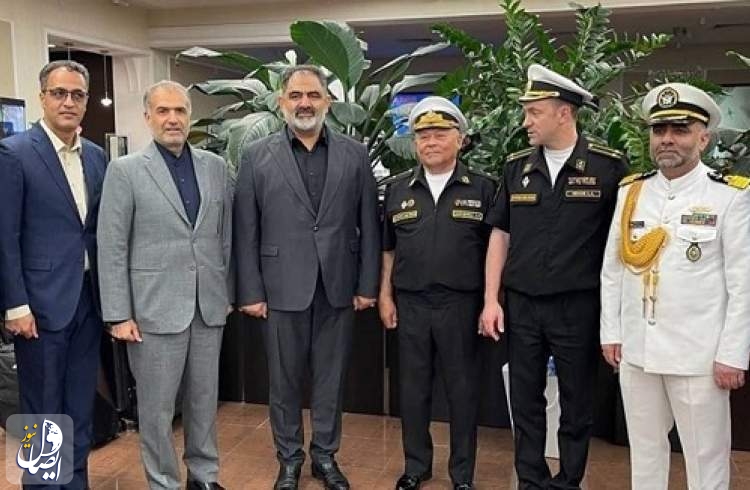 قائد بحرية الجيش الإيراني يصل إلى روسيا