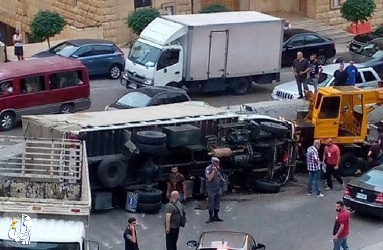 دو کشته در پی حادثه امنیتی واژگونی یک کامیون در بیروت