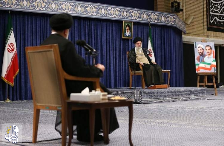 آیت الله خامنه ای: مشکلات معیشتی باعث شده همچون غبار مانع دیدن کارهای اساسی دولت شود