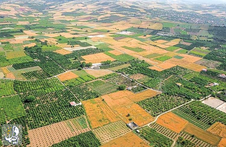 اراضی کشاورزی در ایران، پس از اجرای قانون اصلاحات اراضی در حدود ۶۱ سال پیش به شدت خرد شده است