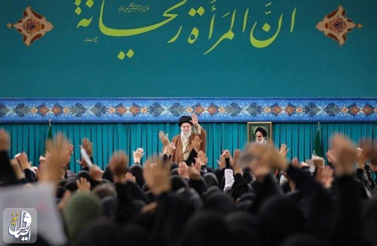قائد الثورة الاسلامية: الجدارة هي المعيار الوحيد لتقليد المسؤوليات السياسية للنساء والرجال