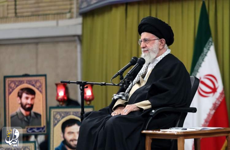 آیت الله خامنه ای: کشورهای اسلامی باید ارتباط سیاسی و اقتصادی خود را با رژیم صهیونیستی قطع کنند