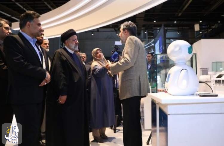 بازدید رئیس جمهور از خانه نوآوری و فناوری ایران (iHiT) در محل نمایشگاه بین‌المللی تهران