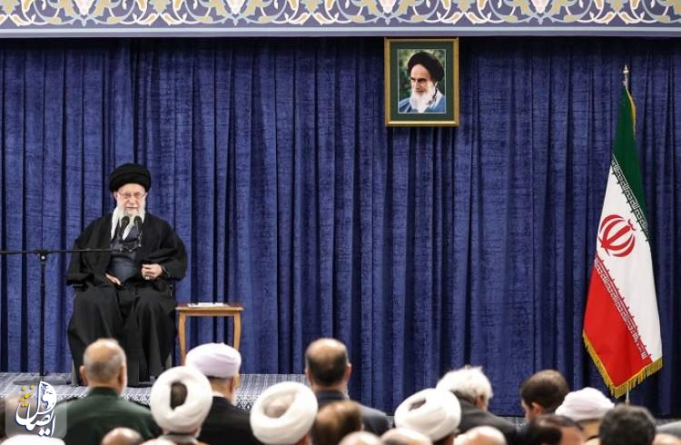 آیت الله خامنه ای: مردم انتظار دارند تلاش‌های مسئولان در زندگی آنها اثر ملموس داشته باشد