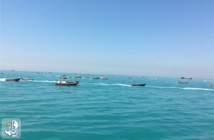 رژه 350 شناور بسیج دریایی در سواحل بوشهر برگزار شد