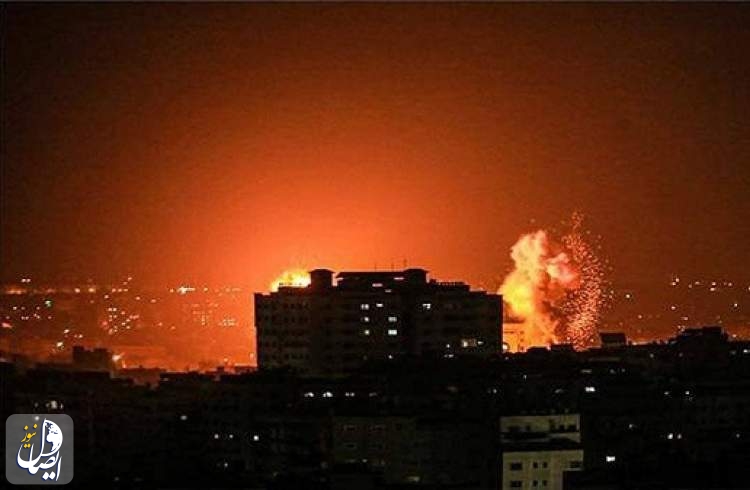 قطاع غزة.. طائرات ومدفعية الاحتلال تستهدف منازل الفلسطينيين ومزارعهم