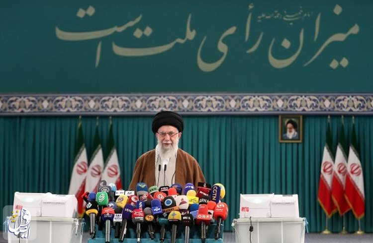 آیت الله خامنه ای: وظیفه ملی هر فردِ دوستدار پیشرفت کشور، شرکت در انتخابات است