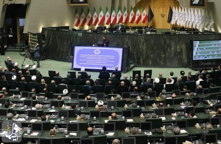 محمد مخبر: رئیس جمهور شهید حل مشکلات را منوط به مسائل بیرونی نمی کرد