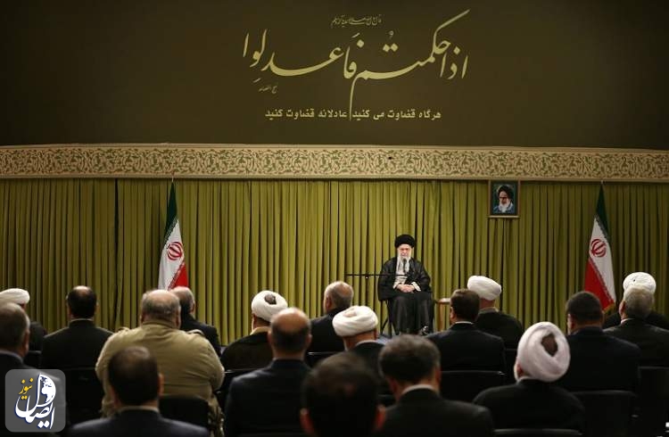 آیت الله خامنه ای: نامزدها نباید به‌گونه‌ای صحبت کنند که دشمن خوشحال شود