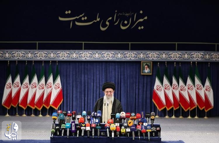 آیت الله خامنه ای: مردم برای حضور در انتخابات هیچ تردیدی به خود راه ندهند