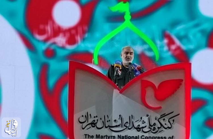 سرلشکر سلامی: تاریخ عبرت‌های سخت و دردناکی از عمل نکردن به موقع امت اسلام دارد