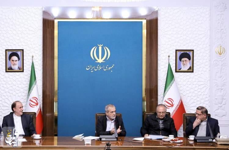 پزشکیان: خبر استیضاح وزیر اقتصاد به بی‌ثباتی بازار دامن زد