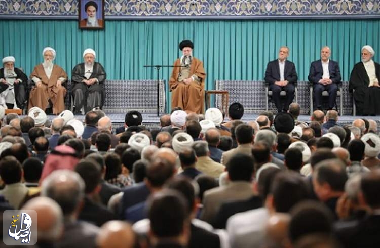 قائد الثورة: اليوم جزء من العالم الإسلامي يعاني من جراح بالغة