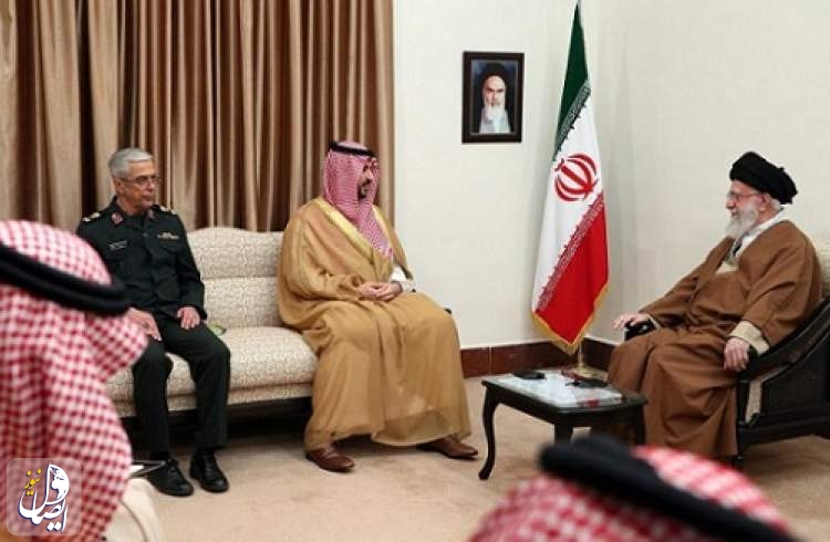 قائد الثورة لخالد بن سلمان: الاعداء يعارضون توسيع العلاقات الإيرانية السعودية