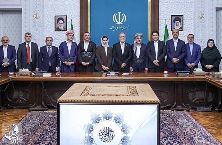 الرئيس الايراني يجتمع مع اربعة محافظين من كردستان العراق
