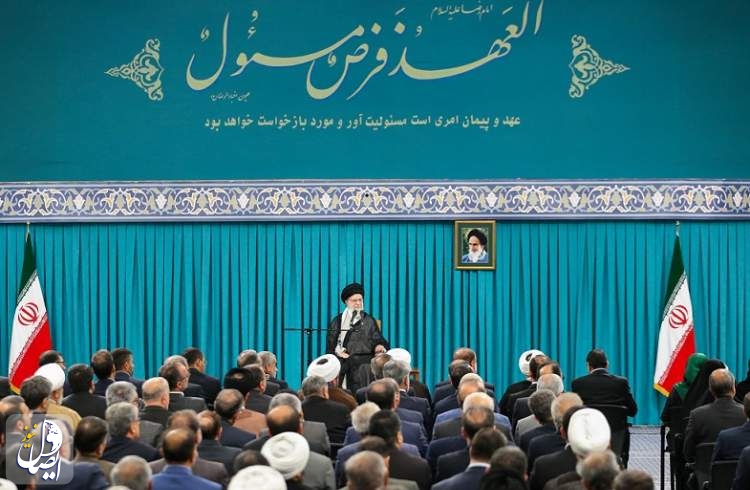 آیت الله خامنه‌ای: از کشور در مسائل اساسی باید صدای واحد بیرون بیاید